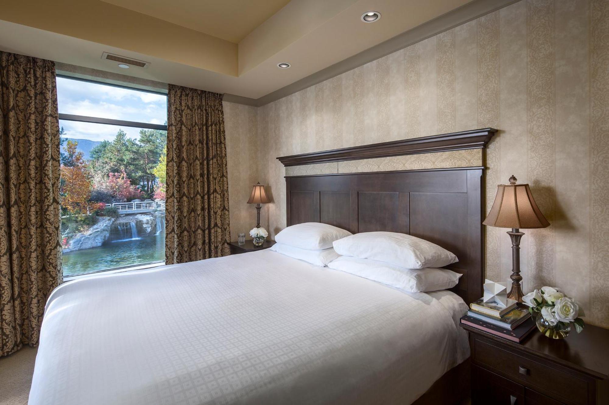 The Royal - Bellstar & Kelowna