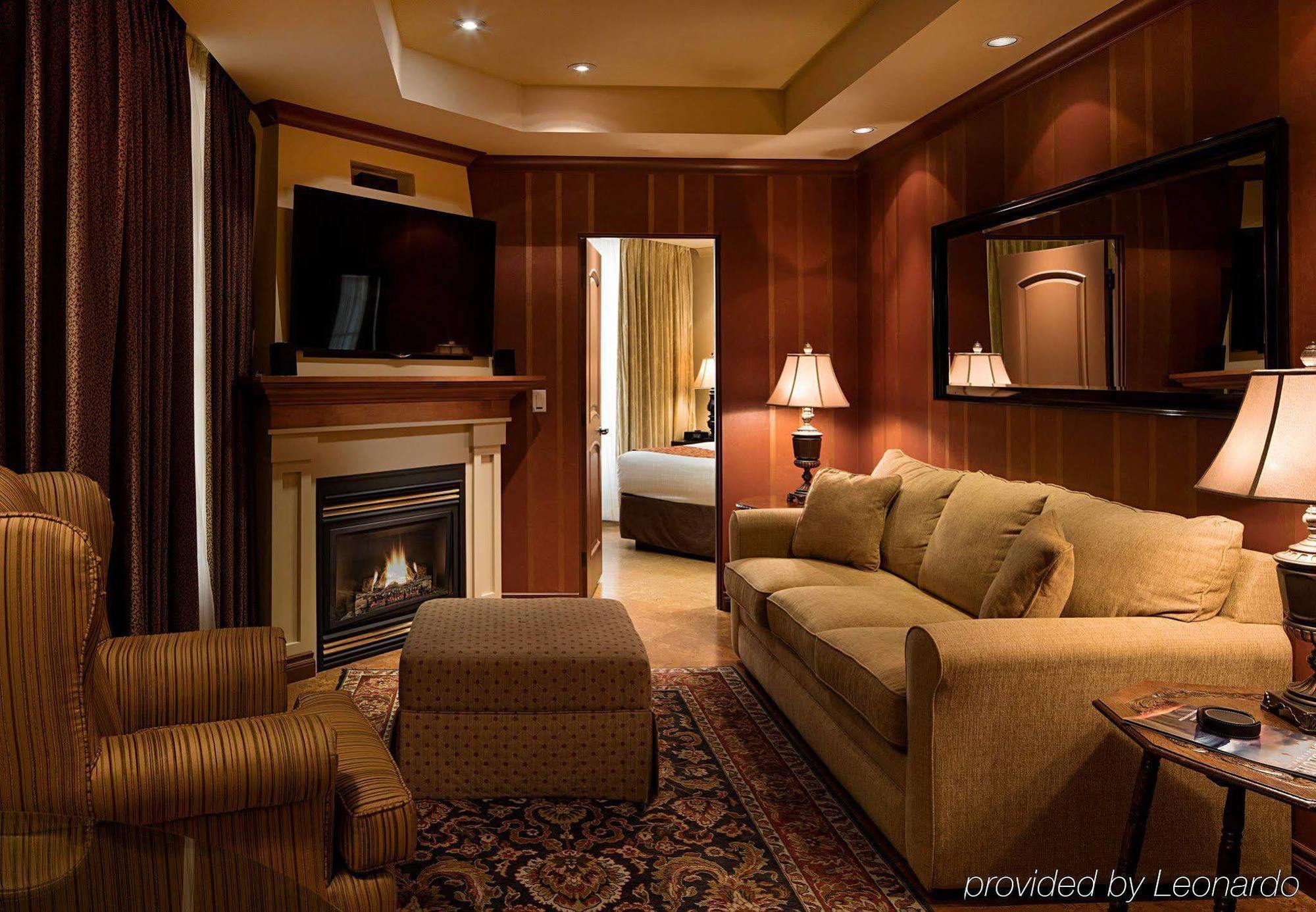 The Royal - Bellstar & 4*