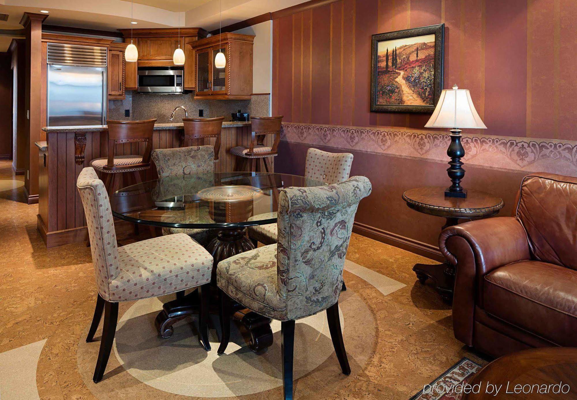 The Royal - Bellstar & 4* Kelowna
